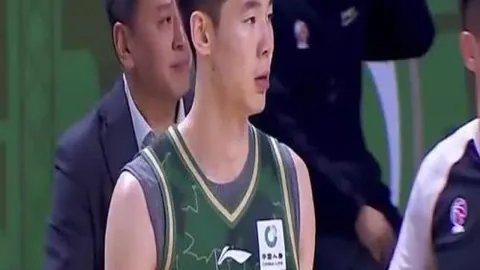 欧冠第二阶段：费耶诺德轻松战果盘点